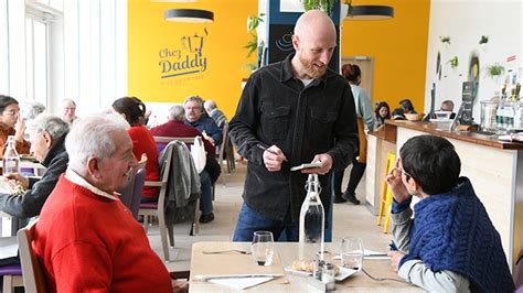 Chez Daddy café convivial et intergénérationnel Lyon Mairie du 9