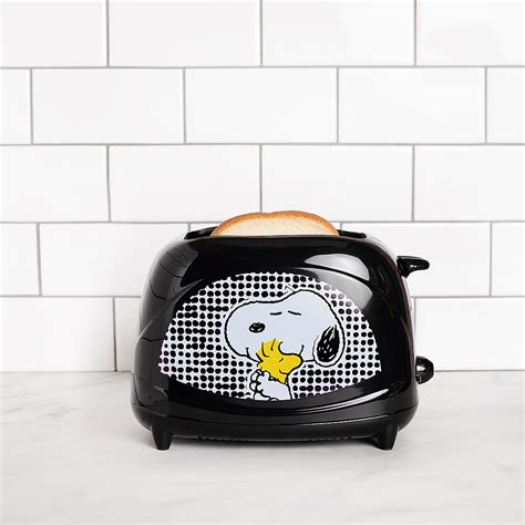 Best Buy: Uncanny Brands Peanuts Snoopy Two-Slice Toaster Black TSTE ...