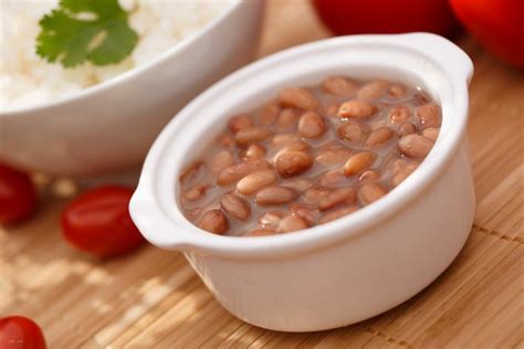 Prepara los frijoles con costilla de cerdo más deliciosos que hayas