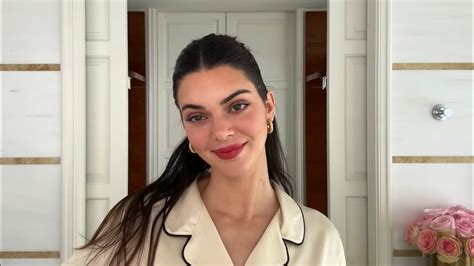 LEGENDADO Kendall Jenner Mostra Rotina De Skincare E Faz Maquiagem