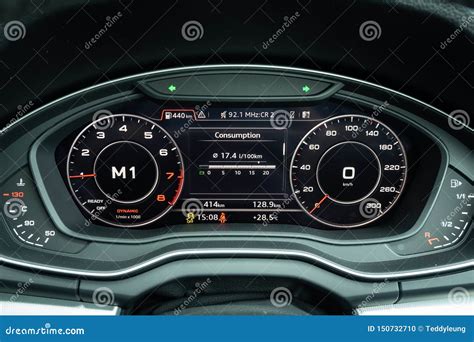 Audi Q5 Dashboard editorial image. Image of machine - 150732710