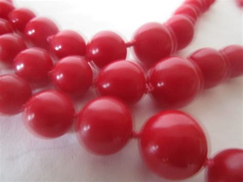 Antique Cherry Red Bakelite Or Plastic Beaded 3 Stran Gem