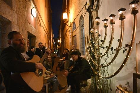 In photos: Hanukkah celebrations held in Jerusalem - All Photos - UPI.com