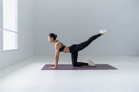 Easy Pilates Exercises To Help With Posture - Eluxe Magazine