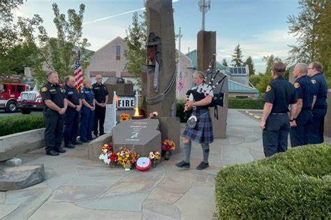 Scene Heard Islanders Commemorate Lives Lost On 9 11 Vashon Maury