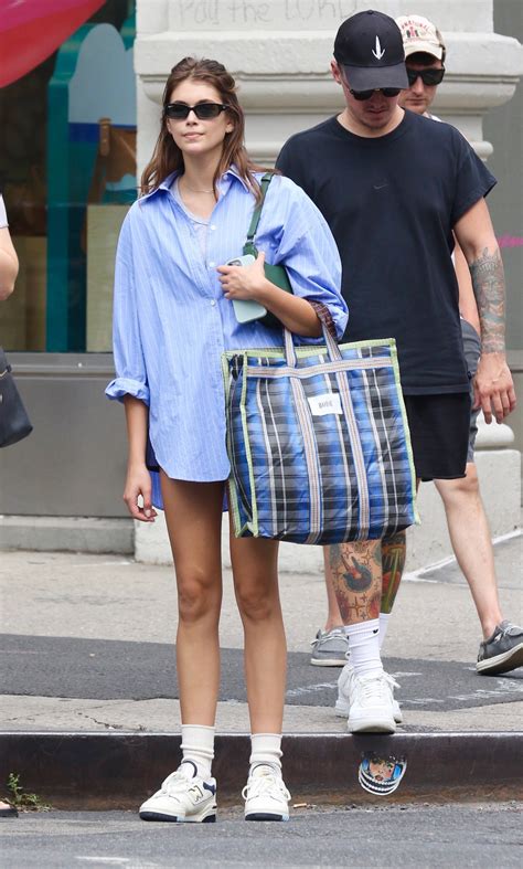 Kaia Gerber’s Latest Look Is Perfect for Summer in the City | Vogue