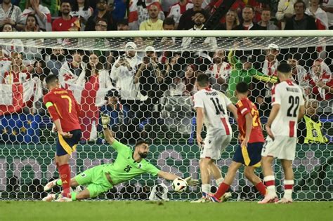 Segundo tiempo España golea 4 1 a Georgia por los octavos de final