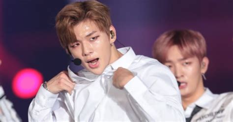 포토 강다니엘 순식간에 노출된 식스팩