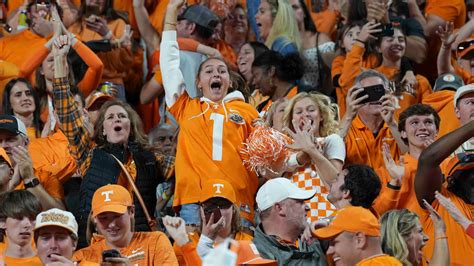 Tennessee Football Alabama Broadcaster Repeats Fake Crowd Noise Claim