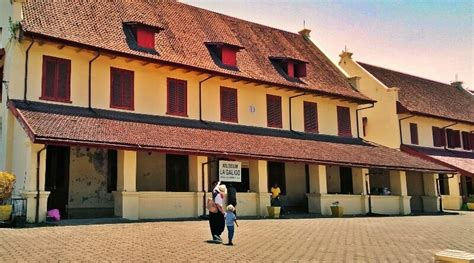 Wisata Fort Rotterdam