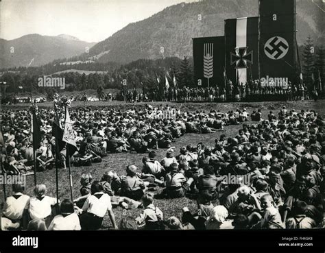 1935 - Nazi party gathering : 1000 German boys coming from foreign ...