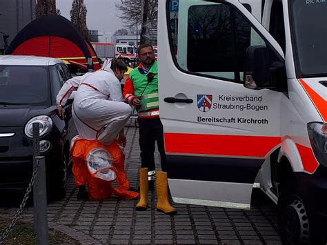 Großeinsatz in Straubing Ammoniak Austritt ruft über 230 Einsatzkräfte