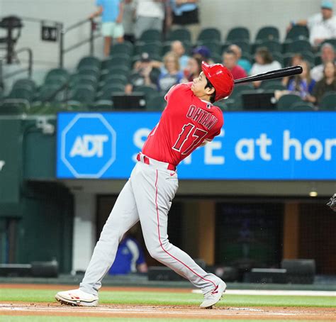 大谷翔平、剛腕チャプマンの165・9キロを打ち返す！バット折られながらも内野安打 Mlb写真ニュース 日刊スポーツ