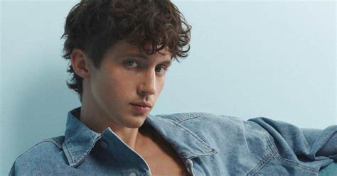 Troye Sivan ขึ้นแคมเปญของ Calvin Klein ในคอลเล็กชันฉลอง Worldpride 2023