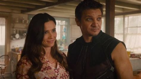 Linda Cardellini Teases 'Avengers: Endgame' Appearance as Hawkeye's Wife