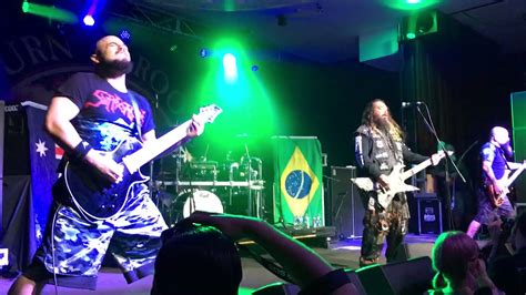 Max Iggor Cavalera Return To Roots Roots Bloody Roots Live In