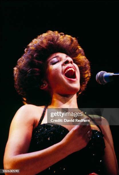 Photo Of Shirley Bassey Photos And Premium High Res Pictures Getty Images