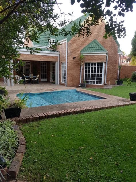 Bedroom Townhouse For Sale In Vanderbijlpark Sw P