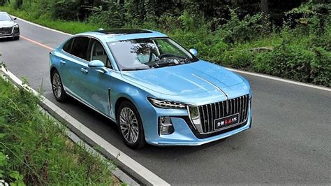 Novo sedan H5 da Hongqi luxo e espaço superiores ao Corolla por apenas