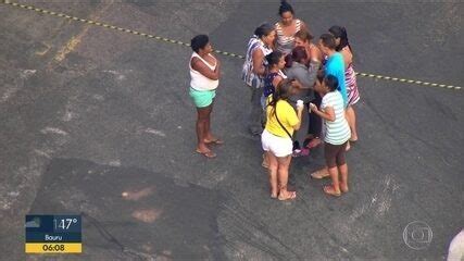 Menino Morre Atropelado Ap S Pegar Carona Em Traseira De Caminh O Em Sp