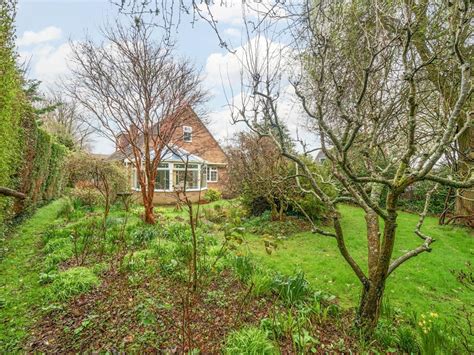 4 Bed Detached House For Sale In Walnut Tree Drive Woodmancote Po10 £