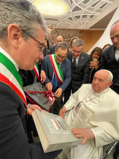 Papa Francesco Riceve Una Delegazione Del Golfo Paradiso