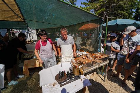 Galerija Najposje Eniji Benkova Ki Sajam U Ovoj Godini Sve Je Puno