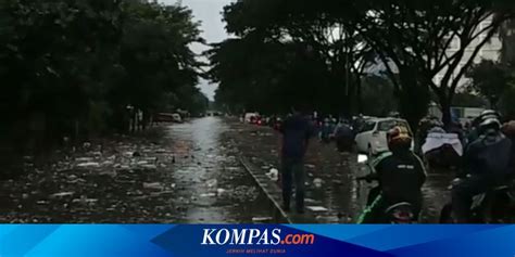 Hujan Dan Sampah Penyebab Banjir Gedebage Pemkot Bandung Aktifkan