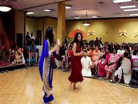 Pakistani Wedding Mehndi Night Girls Awesome Dance Full Hd Video Dailymotion Video Dailymotion