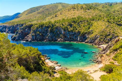 10 Things To Do in Ibiza by Day | Oliver's Travels