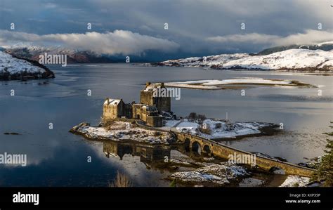 Eilean donan castle winter hi-res stock photography and images - Alamy