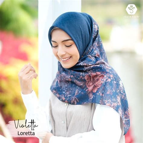 Buat Gaya Lebih Stylish Ini Rekomendasi Hijab Motif Dari Brand Lokal