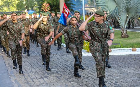 Formatura Alusiva Ao Dia Da Arma De Artilharia