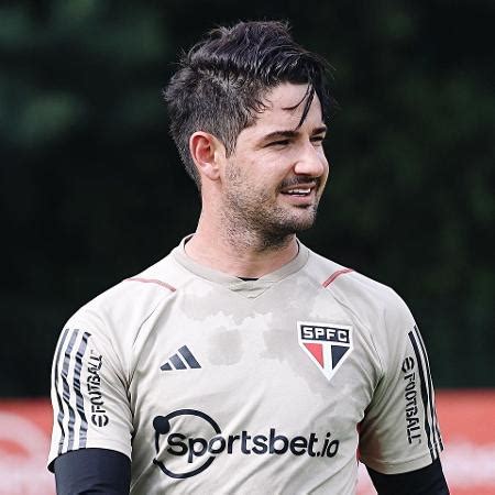 Alexandre Pato aparece no BID e fica livre para reestrear pelo São Paulo