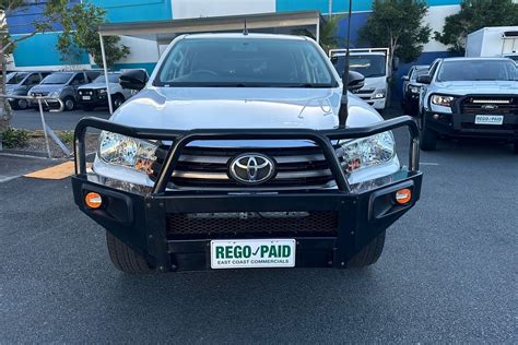 Sold Toyota Hilux Sr Double Cab In White Used Ute Robina Qld