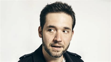 Alexis Ohanian's Fortune Uncovered: What’s Behind His Billionaire Status? - Veja Store Site