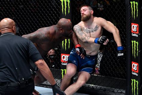 Derrick Lewis Finishes Chris Daukaus Sets Ufc Knockout Record