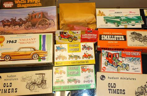 Bonhams Cars : A variety of unbuilt car and wagon model Kits, all vintage,