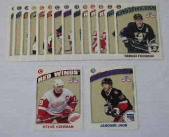 Steve Yzerman Hockey Cards, Trading Card Sets & Boxes