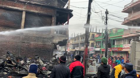 झापामा आगलागीबाट नौवटा पसलमा क्षति Globe Nepal