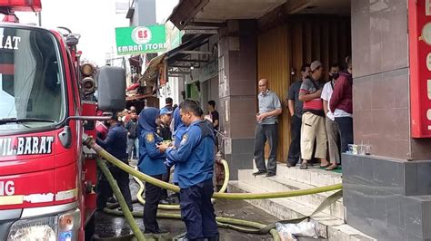 Basemen Gedung Pasar Baru Kota Bandung Kebakaran