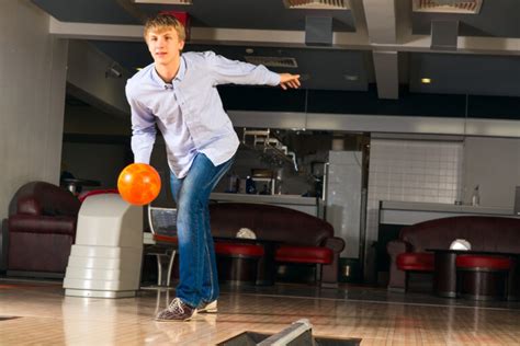 How To Throw A Bowling Ball Like A Pro Straight Curve And Hook