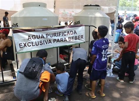 Venezolanos Piden Ayuda Unos Migrantes Varados A La Intemperie