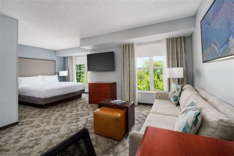 Hotels In Erie Pa Find Hotels Hilton