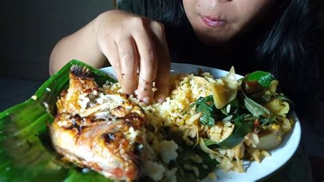 Mukbang Indonesia Makan Nasi Padang Mukbang Ikan Bakar வறுக்கப்பட்ட