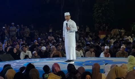 Tabligh Akbar Ramadan RCTI Ustaz Das Ad Latif Salat Itu Kuncinya Ibadah