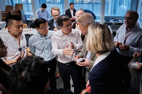 Treffen des chinesischen Roten Kreuzes und Goldstück