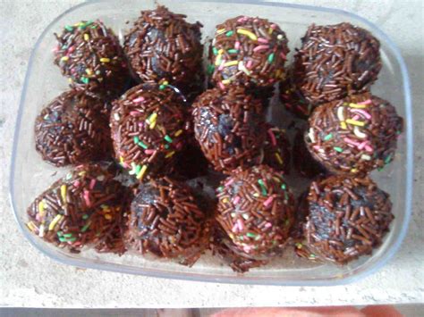 Resep Membuat Kue Bola Bola Coklat Sederhana Ibu Kreatif