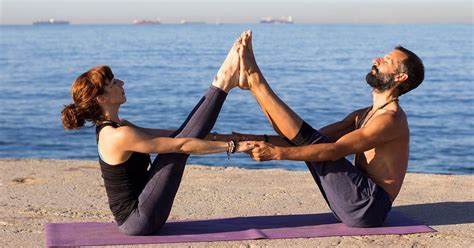 Couples Yoga 5 Powerful Yoga Poses For Two People Imagenes Fotos De