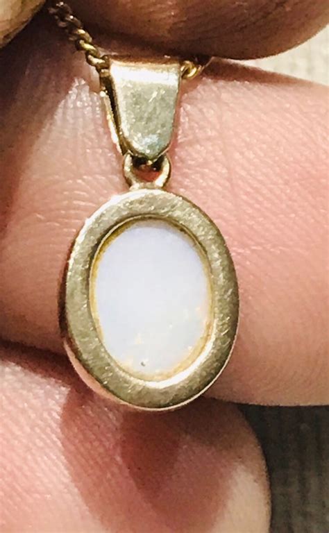 Superb Vintage Ct Yellow Gold Opal Pendant